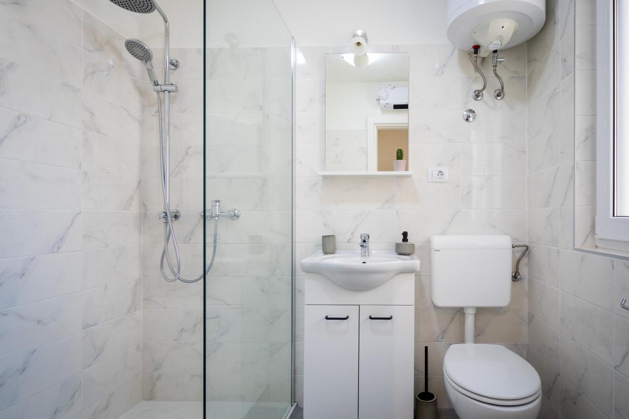 Cozy Room & Studio Kali Ровінь Екстер'єр фото